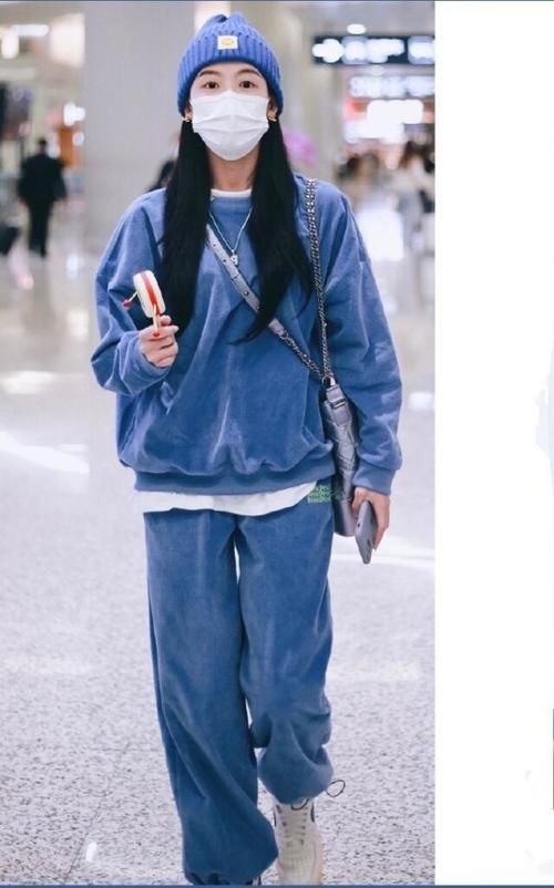 运动卫衣真是宝藏单品，穿衣小白上身一秒变时髦，细节太重要了