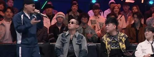 r《说唱听我的》迎来真正OG！谢帝对邓典果的态度，“太黑怕了”