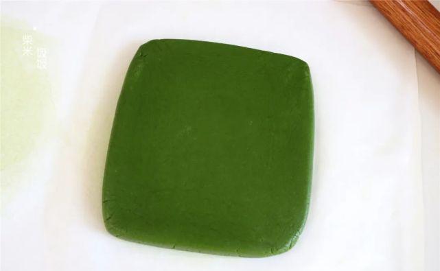 咬一口,酥掉渣,这款炼乳小方太好吃了,做法比面包蛋糕都简单