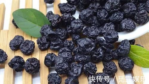 黑豆|女人的天然“美容菜”,每天吃一吃,皮肤光滑水嫩,大肚子也平了