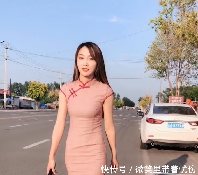 别看了大哥,你的自行车不能让她笑!