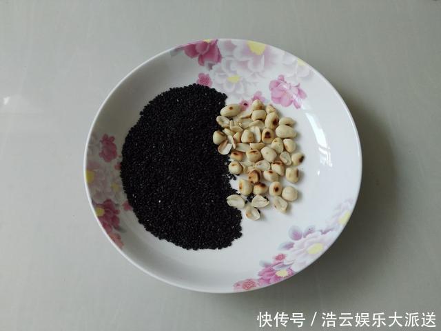 女人的''补血''早餐,每天吃一碗,比玻尿酸还好用,40岁照样少女脸