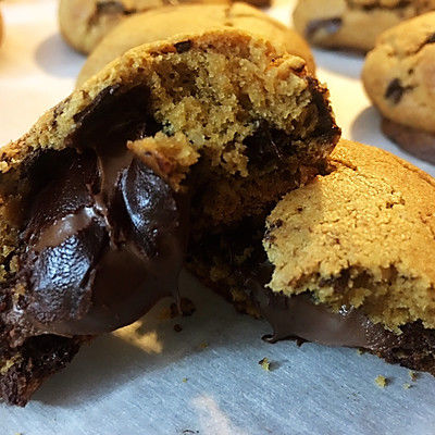 榛果巧克力熔岩软饼