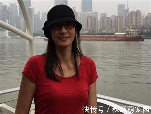 李月|李月明:中国女排第一美女,身高1.88米,二婚嫁给美国丈夫