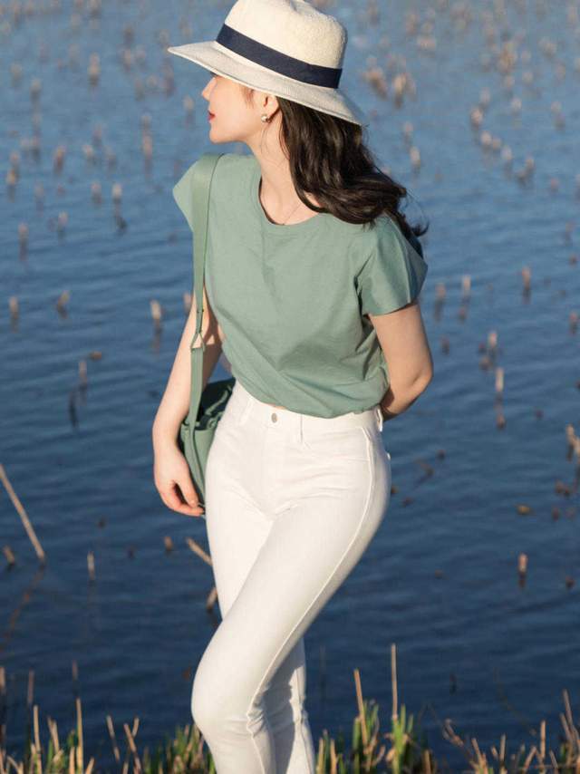 时尚博主|初秋的早期穿搭分享,这几款好看又实用,简约又时尚的气质搭配