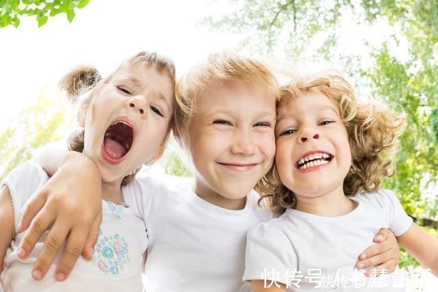 父母|孩子“窝里横,外面怂”,并非是小事儿,家长别大意