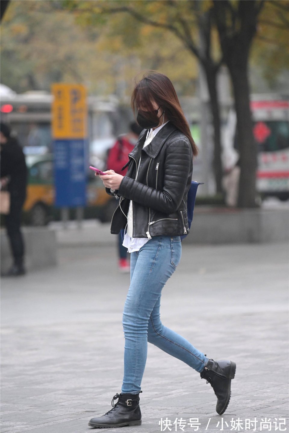 时尚 冬季时尚的一种搭配,紧身牛仔裤穿搭,天冷也可以秀身材