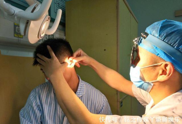 小凌|7岁男童总说耳朵痒,妈妈用手电筒一看,身上的鸡皮疙瘩都起来了