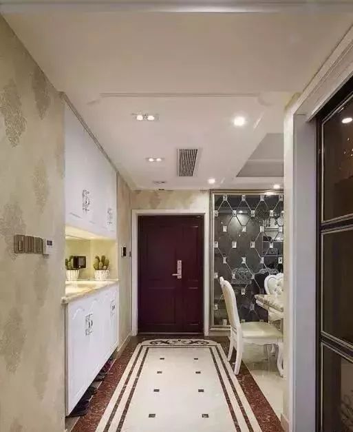 玄关|门口只放个鞋柜好浪费!装一个柜子实用得很!