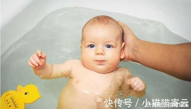 不知道们|宝妈觉得洗澡水温明明正好,为什么宝宝还是觉得烫