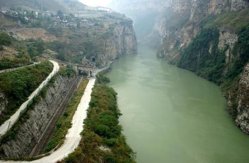 国人|我国一景区对国人免费,却禁止任何外国人进入,景色恢弘非常霸气