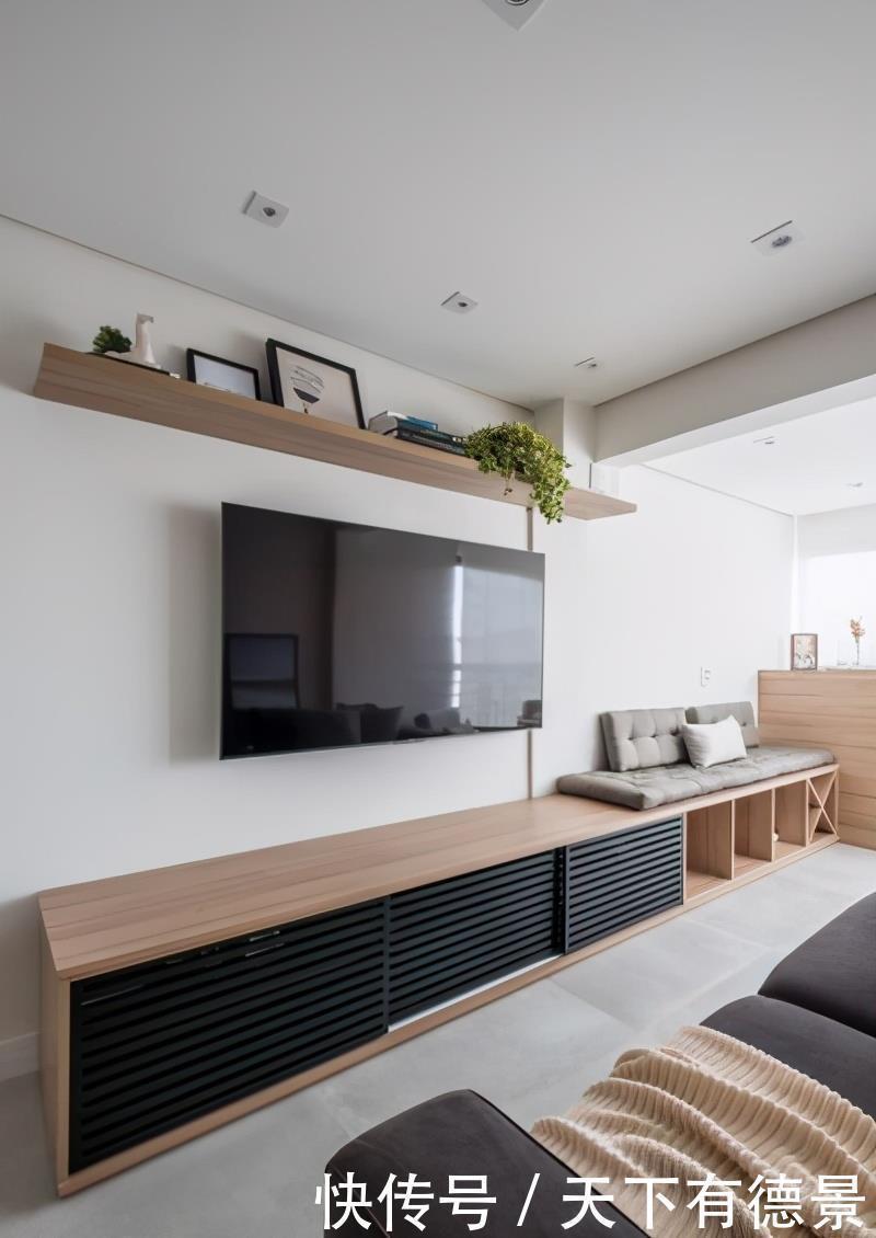 电视柜|电视柜越长越好,靠墙打到窗户边,上面坐人下面收纳,1㎡不浪费