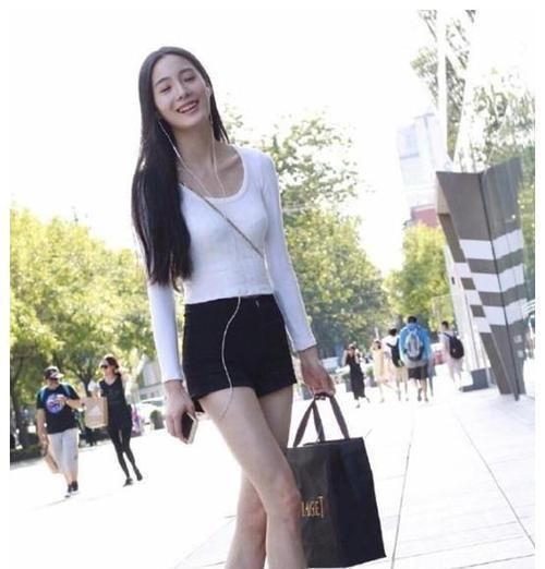 温柔美女小姐姐,尽显成熟灵动风,照着穿你也可以是温柔女神