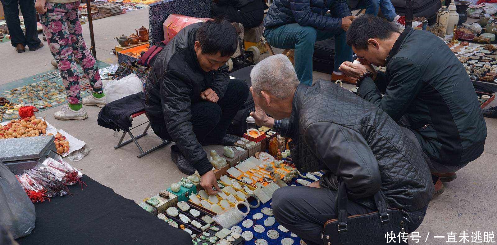 马未都捡漏趣闻意外发现不起眼的官窑花盆,低价买走,抿嘴偷笑!