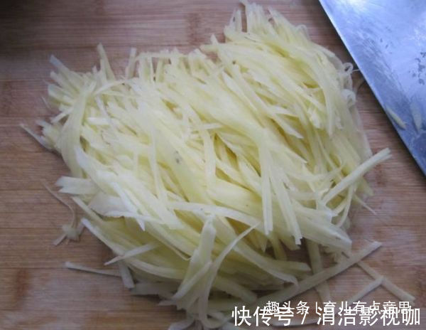 小馋猫|韭菜和它是天生一对，每天一盘，刮油洗肠，隔夜拉臭便，体重降了