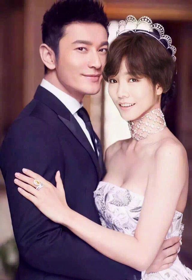 乘风破浪的姐姐|许飞为黄晓明宣传中餐厅，将结婚照中的杨颖p成自己，被指情商低