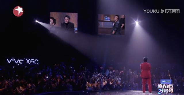 火药味|刚上流量?《追光吧!哥哥》杜淳唱蔡徐坤代表作挑战李汶翰