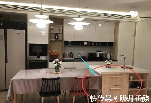 衣帽间|越来越多人装修做减法，客厅不要电视墙，这么装住三代人也不过时