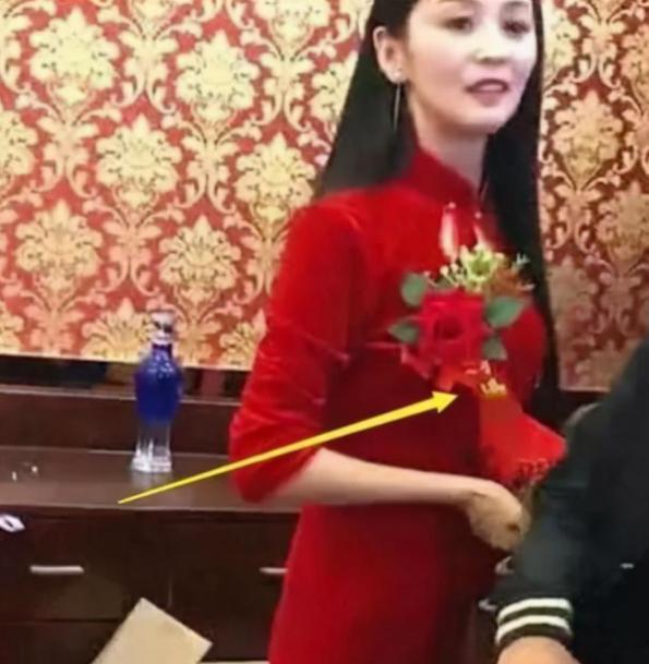 婆婆 “最美婆婆”火了，婚礼上抢尽风头，新娘全程黑脸：来砸场子的