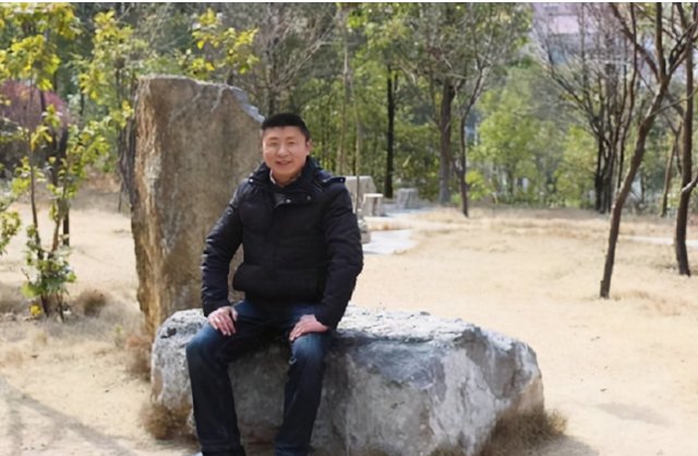  谢老板|27岁小伙初中辍学，靠卖字挣得7套房，走红后却受到抵制