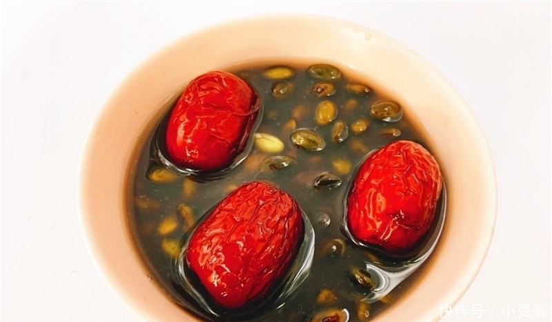 黄体酮|此物是天然黄体酮,女人多吃,补血养颜显年轻,还有很多人不清楚