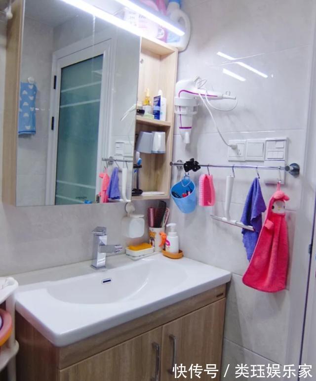 客餐厅|老婆坚持在沙发背后“打矮柜”，挤出小书房！聪明极了，晒晒全屋