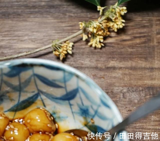 这碗热甜品被南方人当成宝！深秋季节就爱来一碗，软糯香甜又养颜！