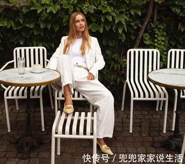 高跟鞋 为什么更建议女人,穿西装裤要配乐福鞋,看了这些时髦搭配,懂了!