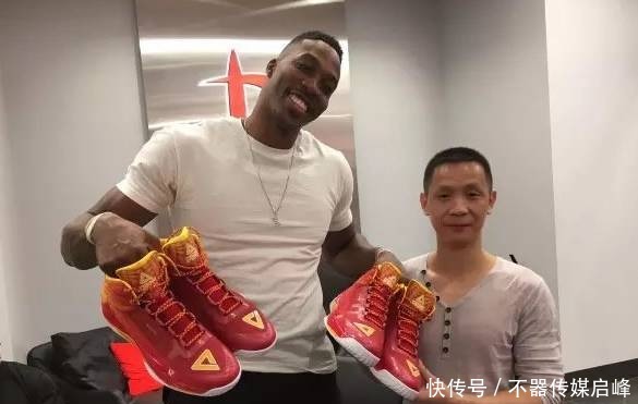 你敢相信!球星签名鞋第一代就有大底碳板!