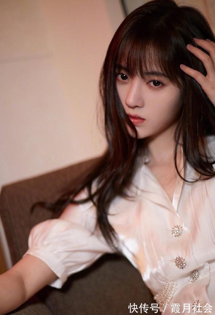 脸小 女人过了30就放弃中分吧!试试这4种“刘海”发型,更减龄显脸小