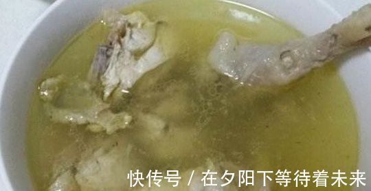 月子|这4种食物在月子期间要常吃,不仅有助于宝妈产后恢复,还能催乳