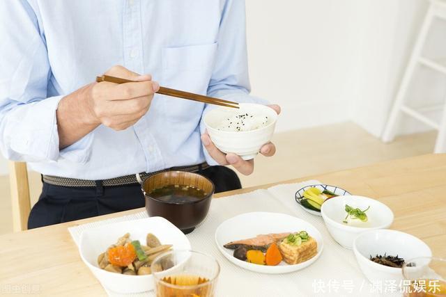 中年|饮食与运动一样重要，老年人养生，要做到“少吃2物，多吃5物”