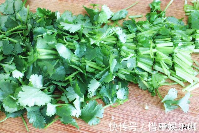 烘干机|原来保存香菜这么简单，老农教您2个土方法，放久不坏，不怕多买