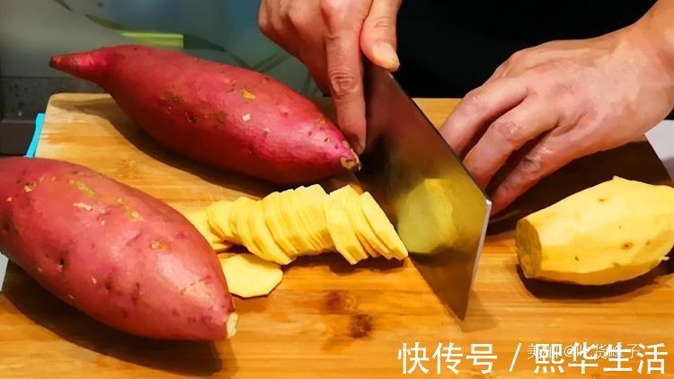 家里有红薯和面粉,就能做发糕,比蛋糕简单好吃,新手一次就成功