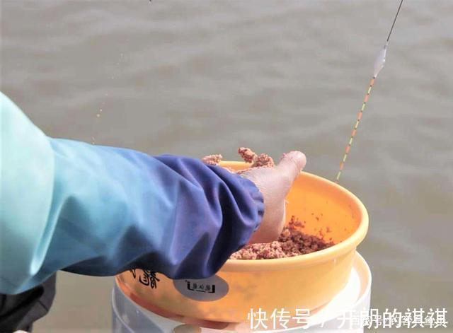 冬季钓鱼怎样找鱼窝找到了鱼窝,如何打窝比较好