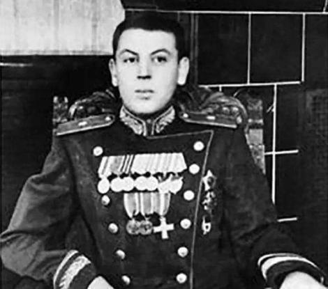 长子雅科|都说老子英雄儿好汉，苏联统帅斯大林的儿子们后来都怎么样了