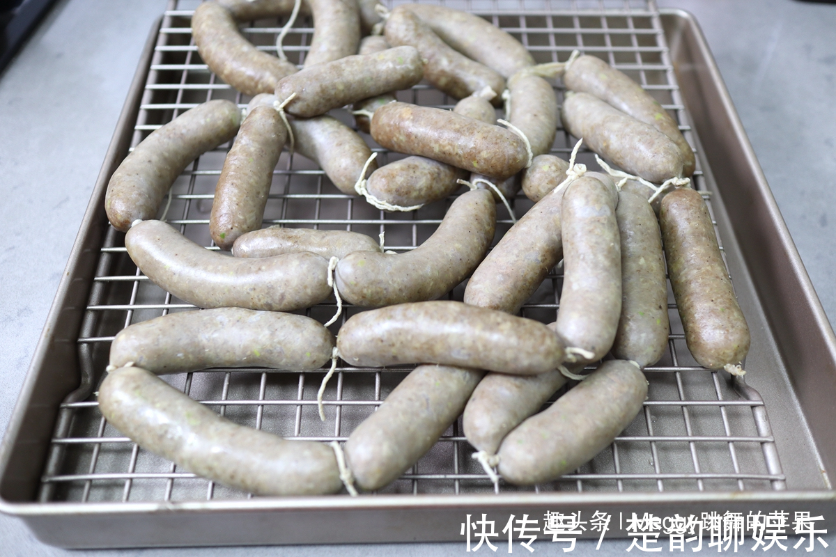 自制牛肉脆皮肠,零添加剂无色素,煮一锅吃一周,营养早餐不犯愁