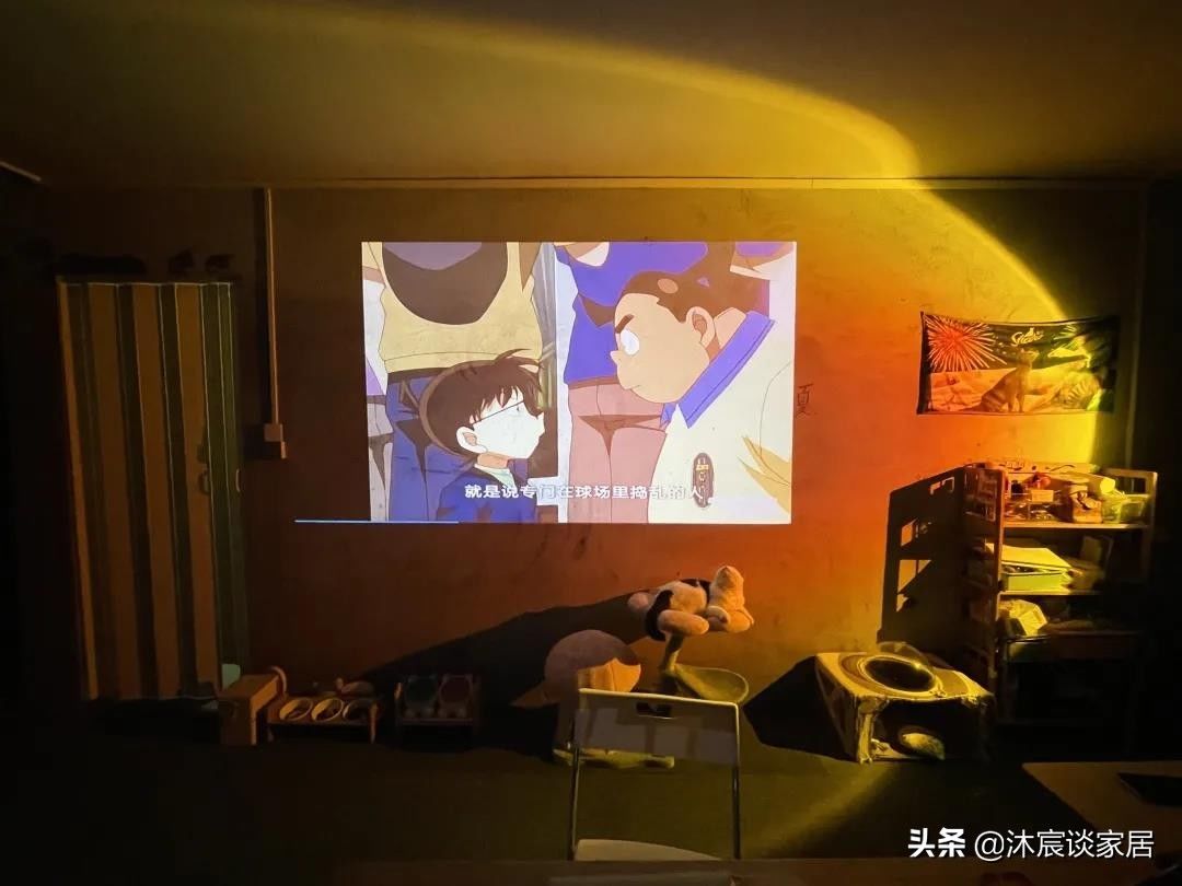 装修|住毛坯房是一种时尚？看完这对夫妻的家，原来不装修也是一种幸福
