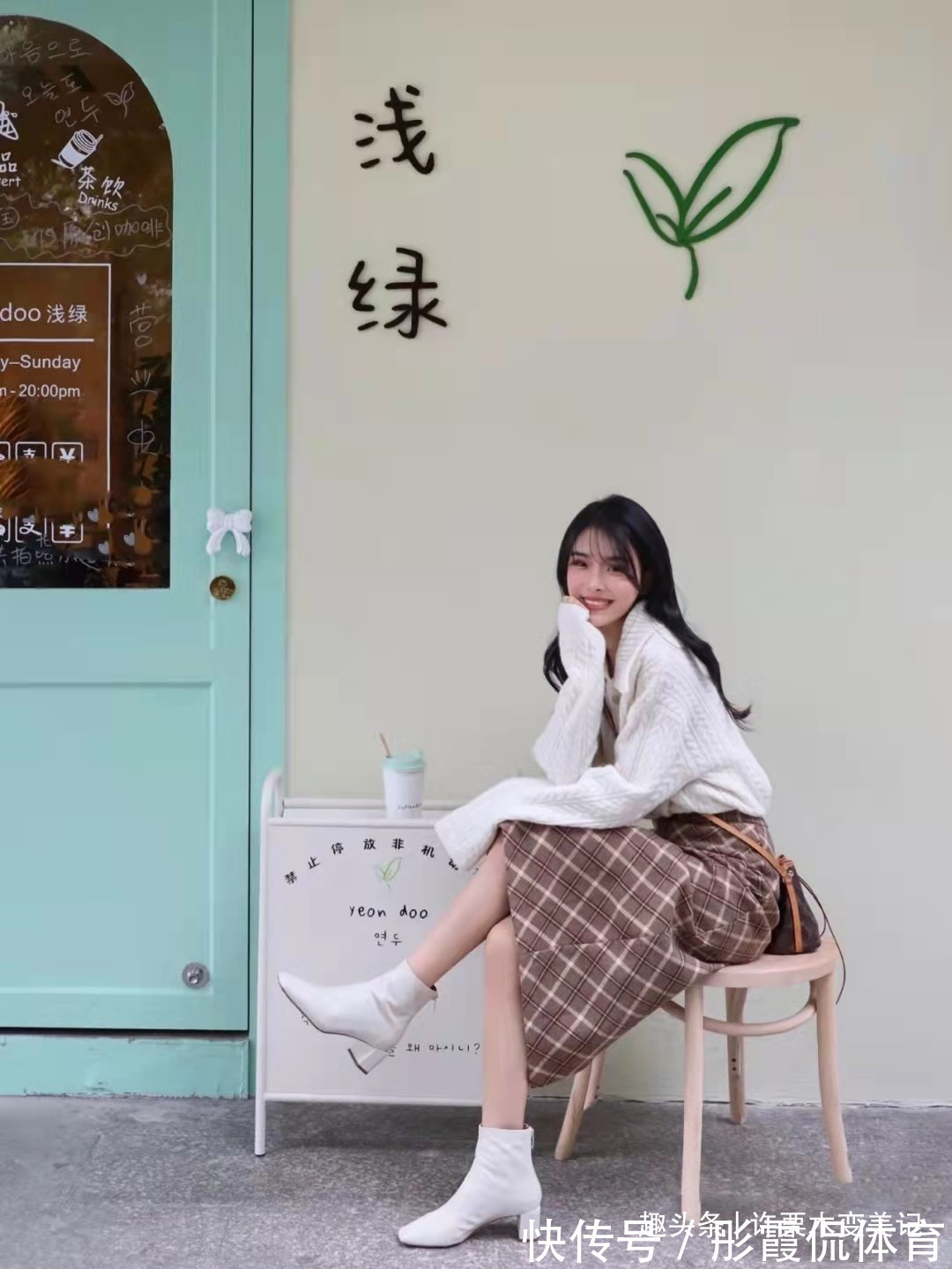 裸靴 女人过了48岁,少穿运动鞋吧,太土!试试这3双,真美