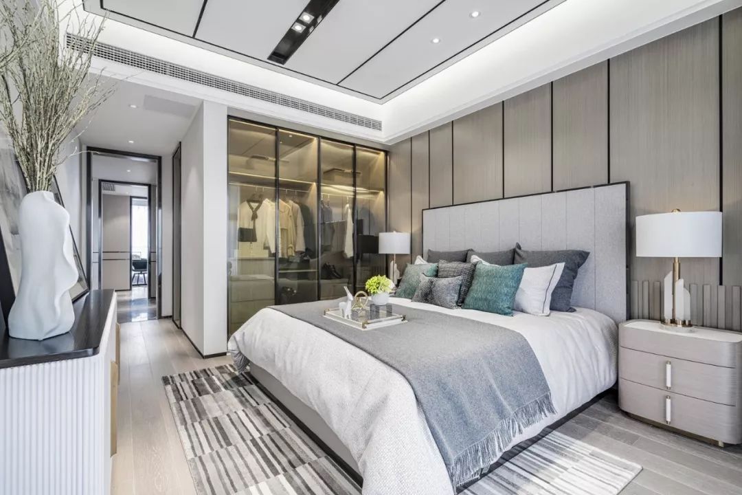 利用率|还在买衣柜现在流行“挖墙”装衣橱!