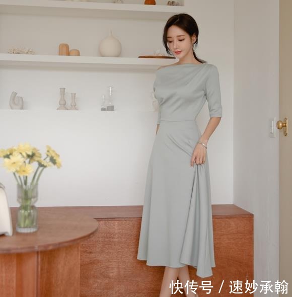 女装|孙允珠女装美图:玲珑青竹萱草陶釉花瓶连衣裙!