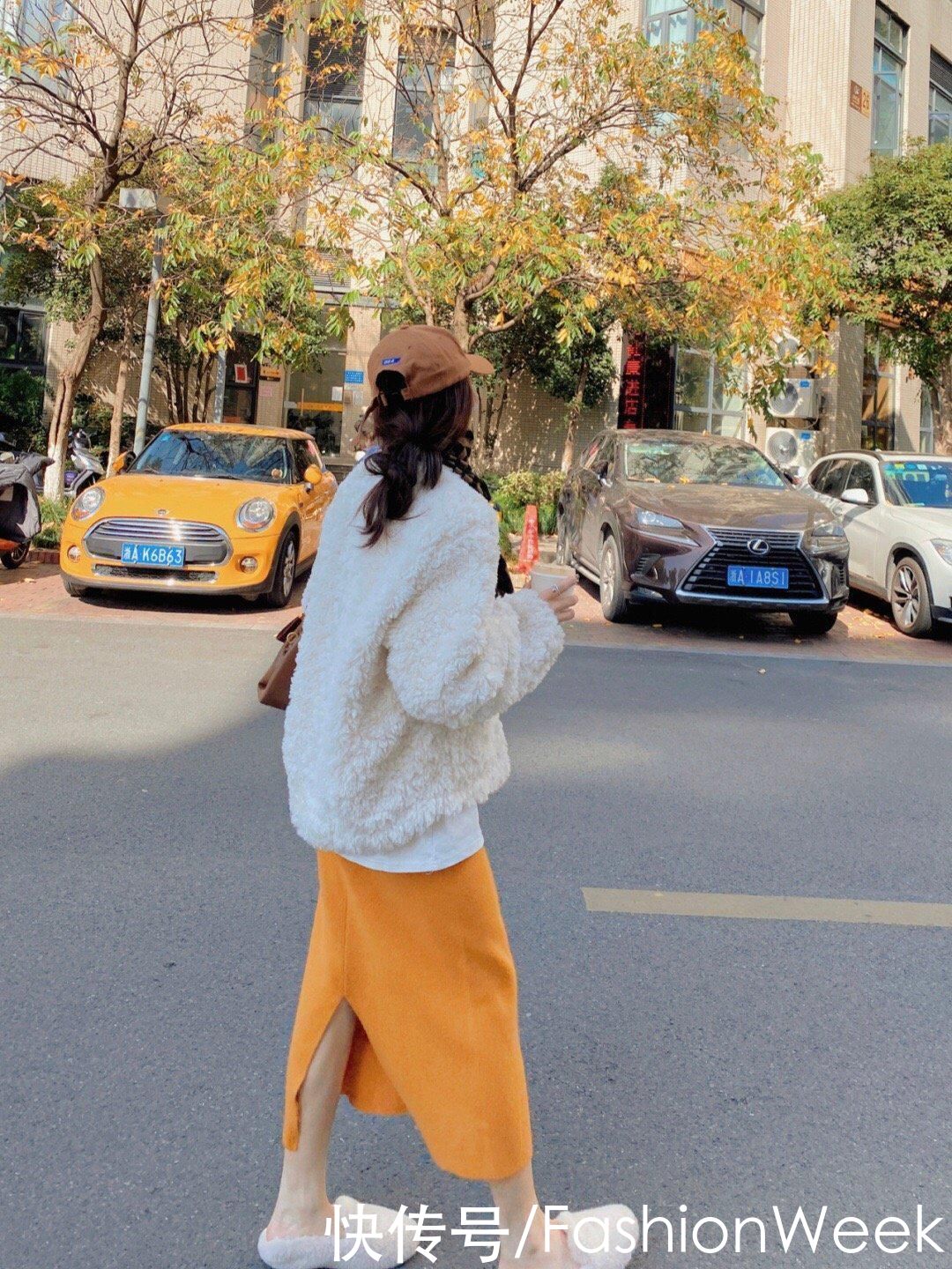 宝藏半裙穿搭参考来啦，满屏的清新文艺风，教科书式穿搭等你来撩