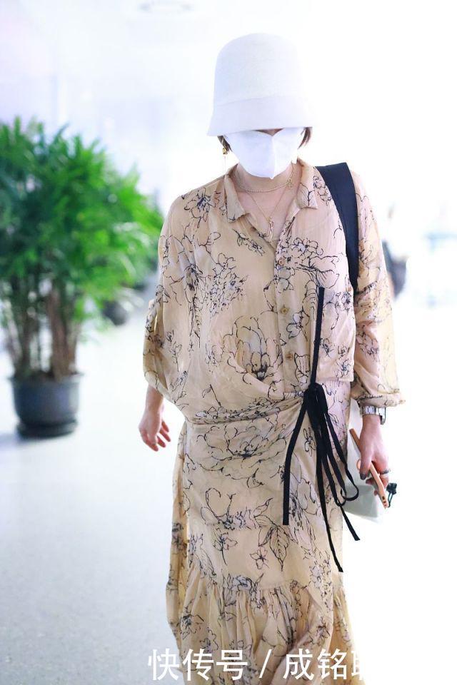 格纹|裙装才是“减龄神器”,45岁马伊琍穿裙装超美,时尚优雅又显气质