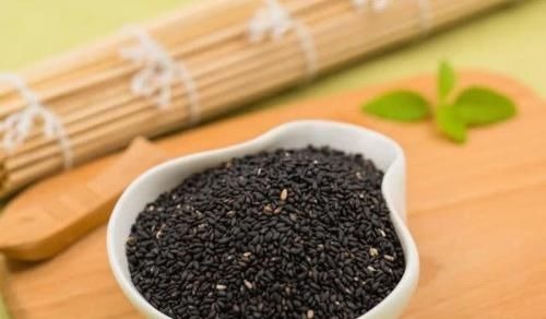 黑芝麻核桃粥|黑芝麻配一食材,半个月后,睡眠好了,头发变黑了,肾也年轻了