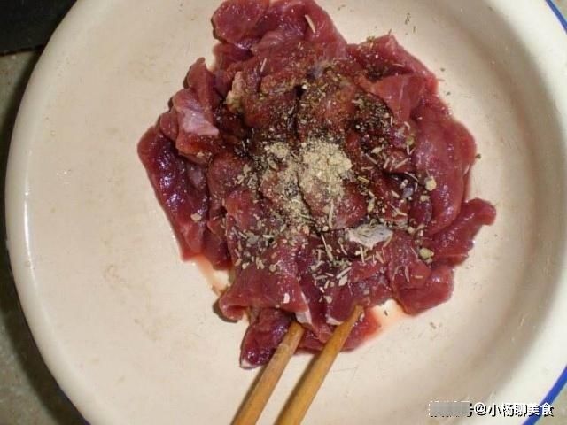  诀窍|退休老厨师：炒牛肉时，这3个“诀窍”你要懂，不然牛肉就白炒了