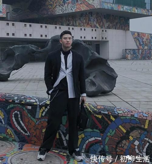 肌肉|185cm肌肉男模走红,雄性荷尔蒙让网友不淡定了