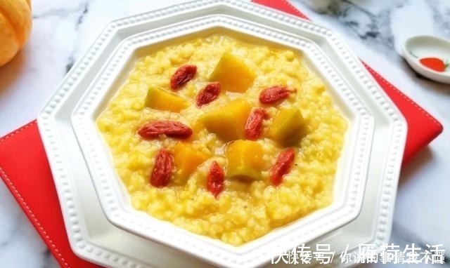 小米粥|人称“黄金粥”,女性常吃气血双补,白里透红,口红腮红都省了