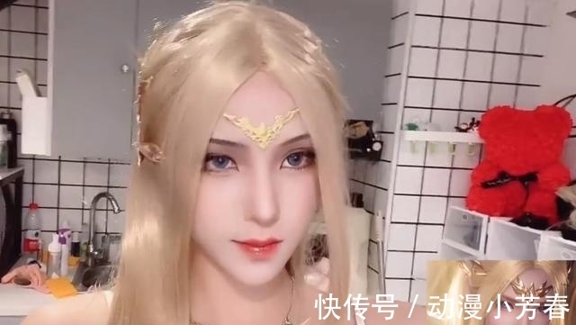 次元壁|高颜值小姐姐COS千仞雪,成功跨越次元壁,可惜衣服有点少