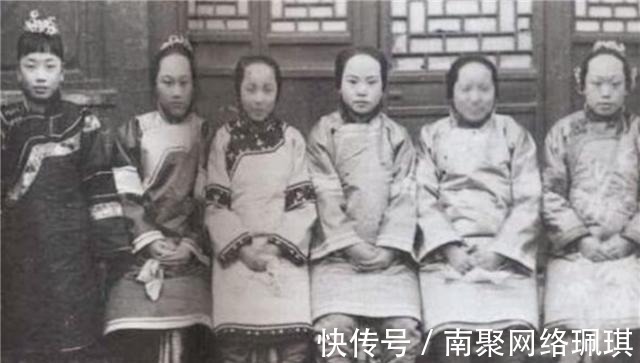 日本人@比裹脚“更恐怖”:黑齿和束腰,一个吓哭小孩,一个挤坏器官