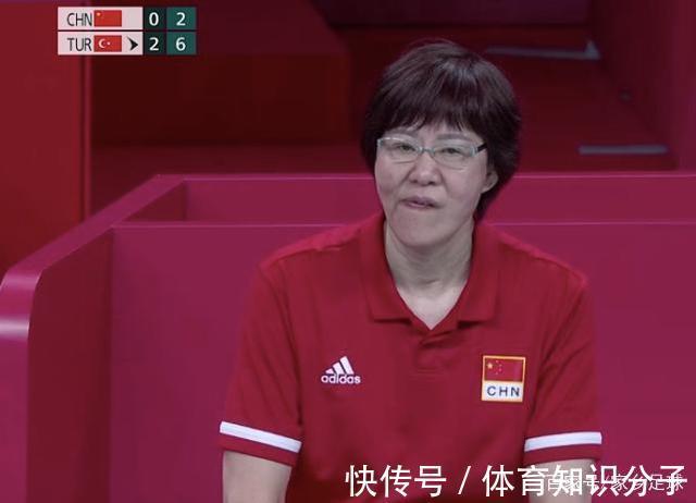 瓦尔加斯|17岁女将获国际排联官方大奖,中国女排呢?郎平用34岁老将战奥运